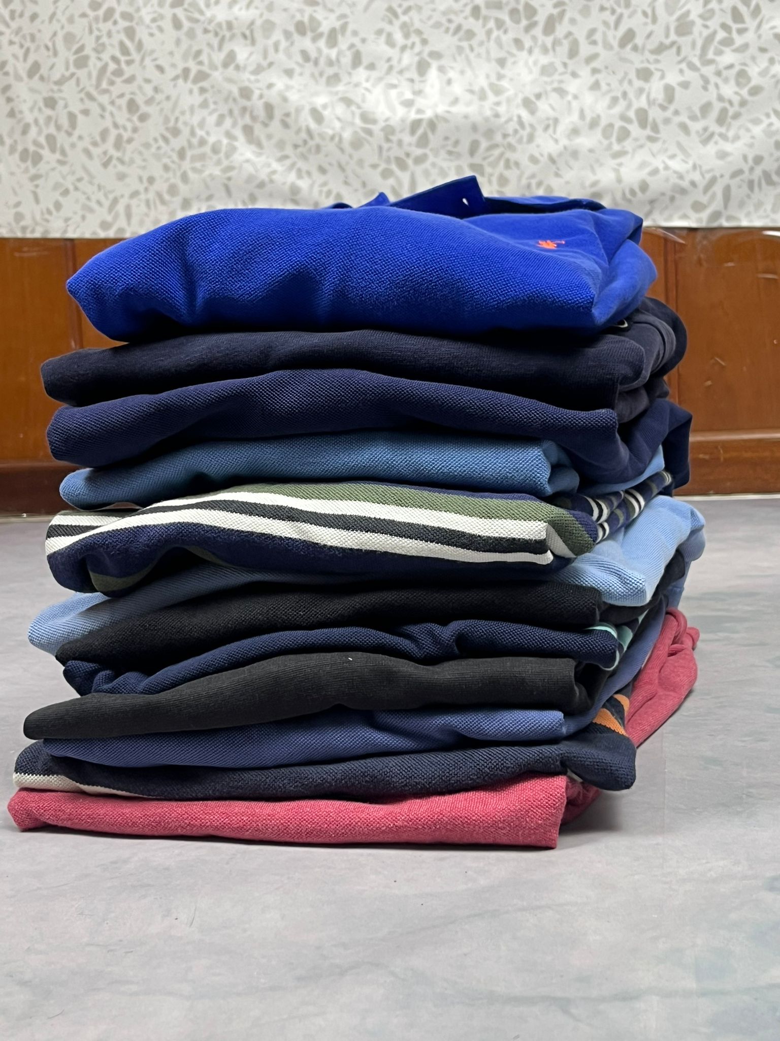 LOTE POLOS DE MARCA GRADO A REVENTA