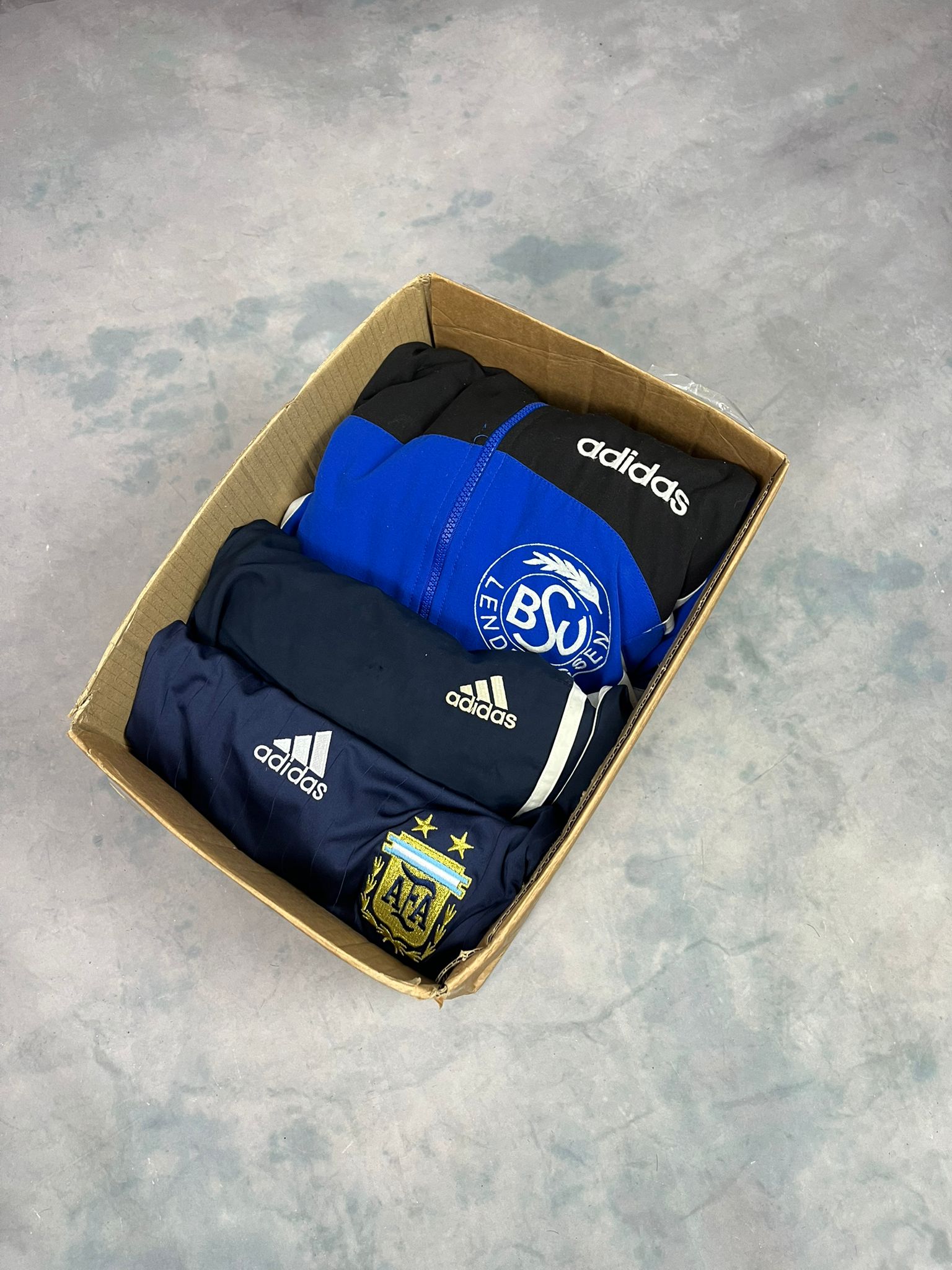 MISTERY BOX ROPA DEPORTIVA VINTAGE PREMIUM